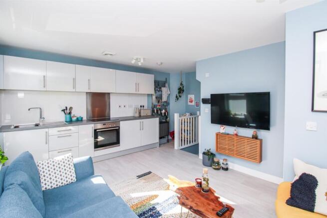2 bed Town House for sale Image 4