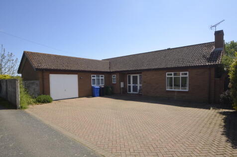 High Road, Trimley St. Martin