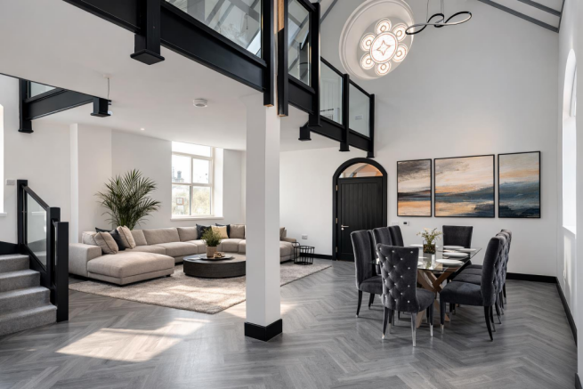 Lounge/Kitchen/Dining Area