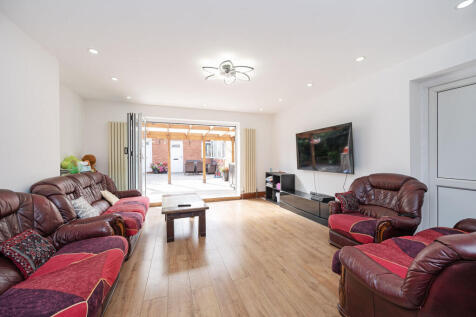 Ive Farm Close, E10, Leyton, London, E10