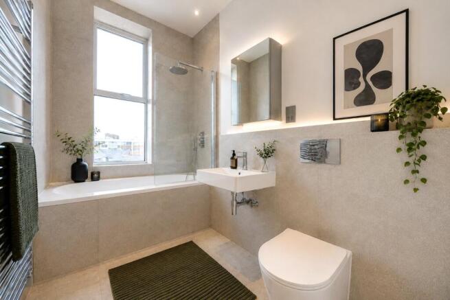 4 bed Town House for sale Image 9