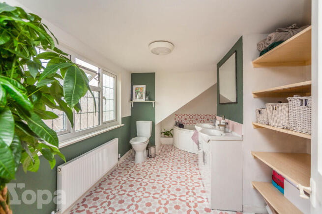 16 Bathroom