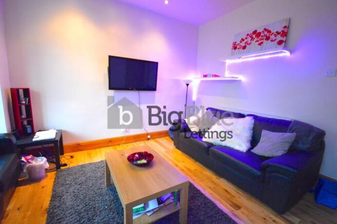 4 bed Terraced to rent Image 6