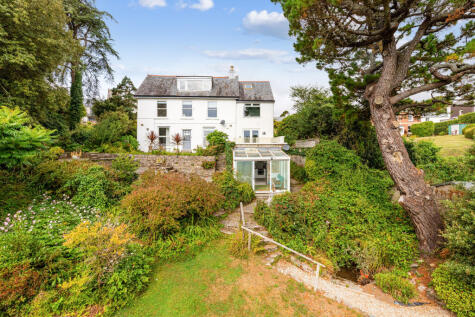 Flat 3, Whiteladies, New Road, Stoke Fleming, Dartmouth, Devon