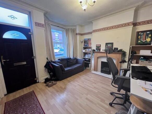 12 Worrall Avenue lounge.jpg