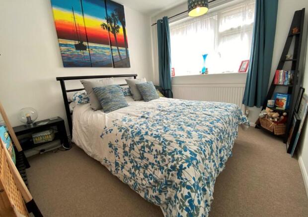 Bed 2.jpg