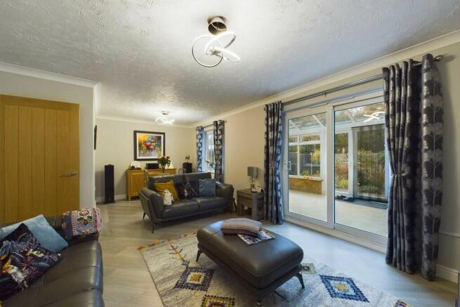 CAM01211G0-PR0123...