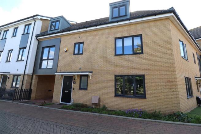 4-bed terraced on Fairlawn Crescent, Greenhithe, Kent, DA9, £450,000