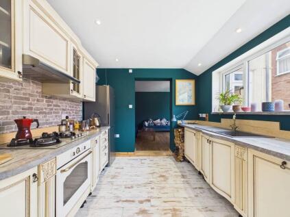 Leicester Square, Bristol, BS16