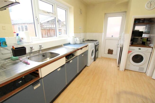 kitchen 1.JPG
