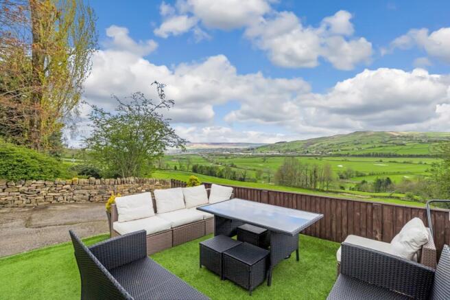 6 bed Bungalow for sale Image 10