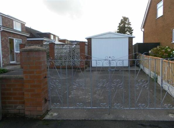 GARAGE & PARKING