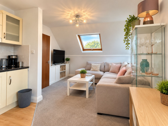 Lounge / Kitchen