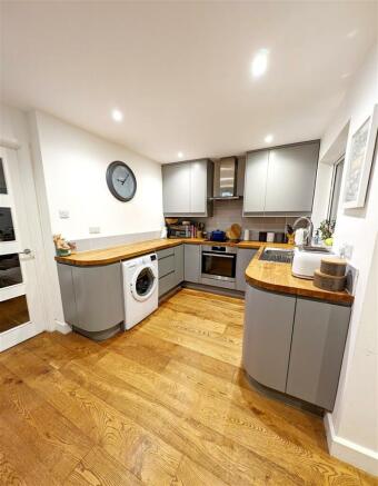 kitchen 1.jpg