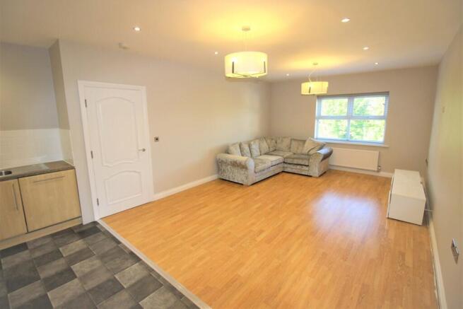 open plan lounge/kit