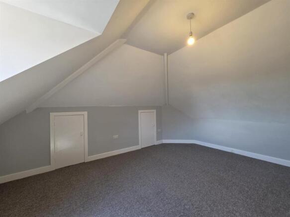 2 bed Flat for sale Image 7