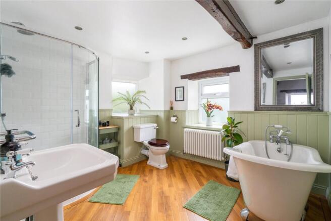 4 bed Detached for sale Image 10
