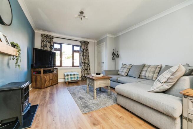 3 bed Semi-Detached for sale Image 5