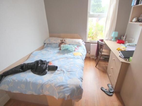 8 bed Terraced to rent Image 5