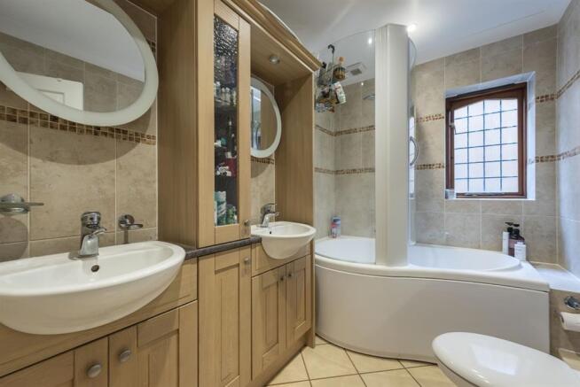 En-Suite Bathroom