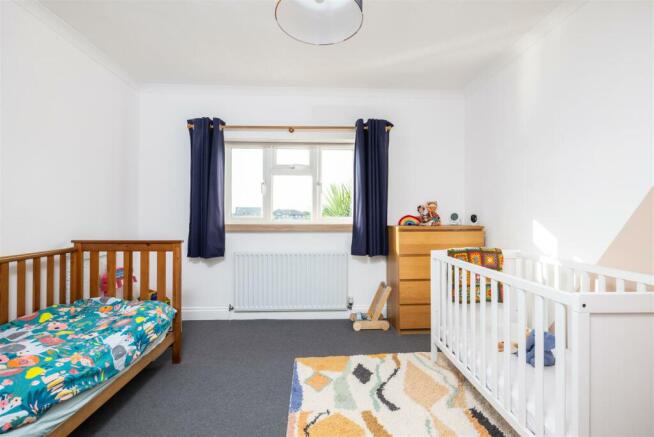 LE 20 Hereward Way BN7 2HJ-5.jpg