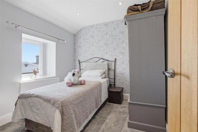 3 bed Semi-Detached for sale Image 10