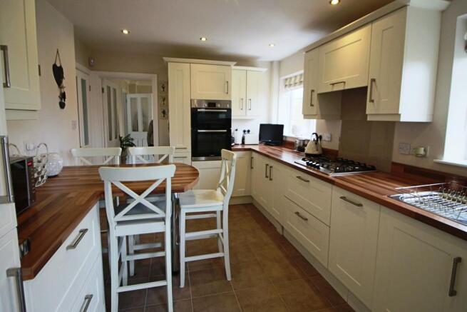 kitchen .JPG