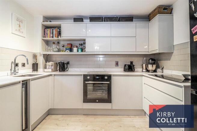 RE FITTED KITCHEN