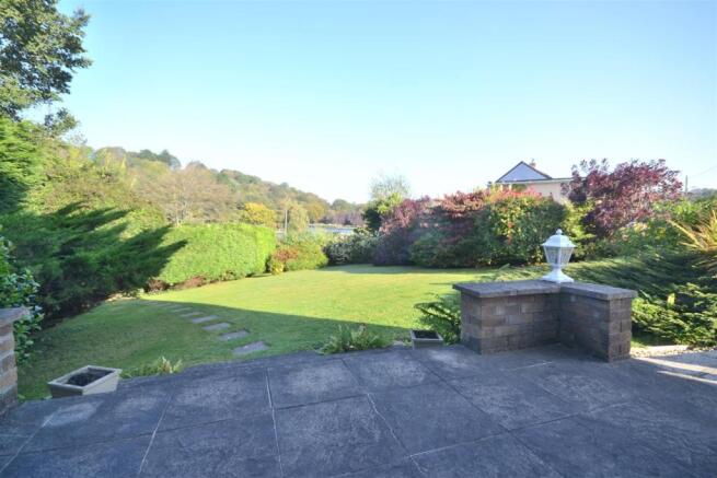 Front garden.JPG