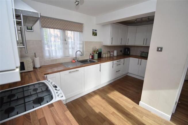 Bryant Way, Toddington, Dunstable, Bedfordshire, LU5 photo 4