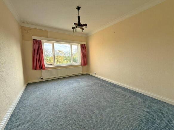 3 bed Flat for sale Image 10