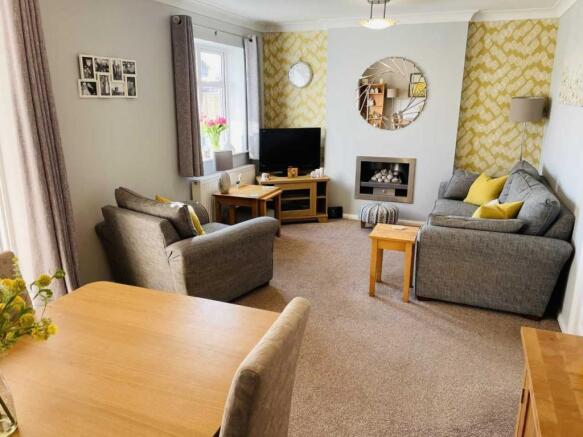 Lounge/Dining Room