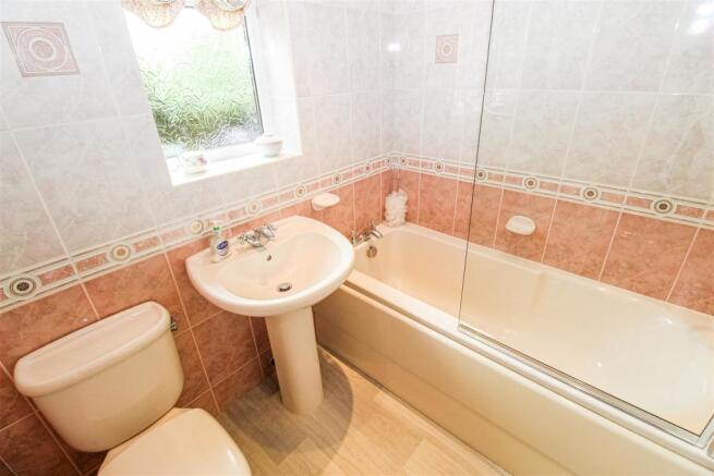BATHROOM/W.C.