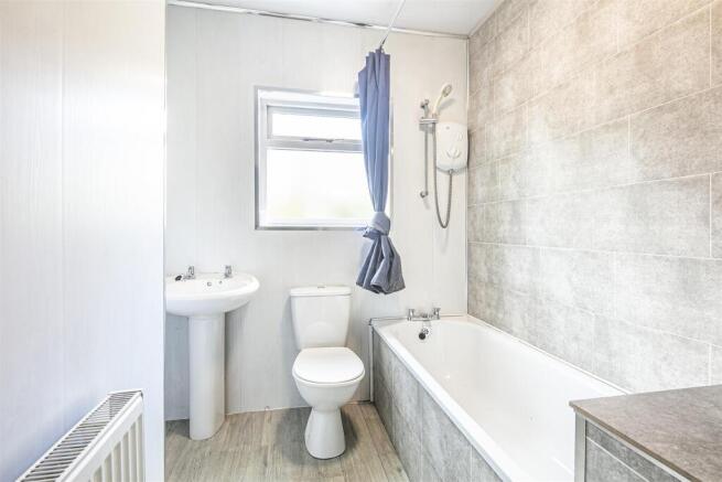 3 bed Terraced to rent Image 6