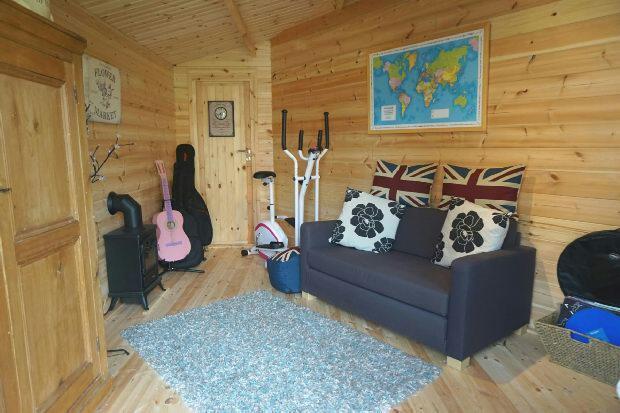 SUMMER HOUSE
