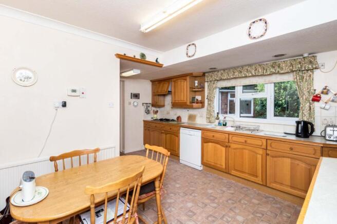 Kit/Breakfast Room