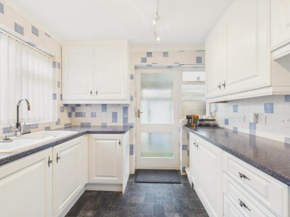 3 bed Semi-Detached for sale Image 6