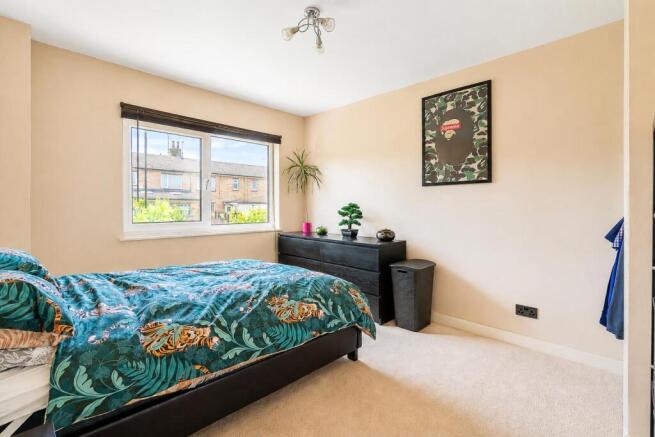 3 bed Terraced for sale Image 10