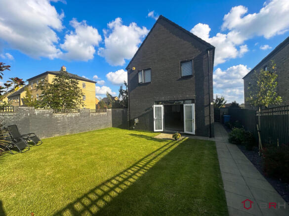 4 bed Detached for sale Image 4