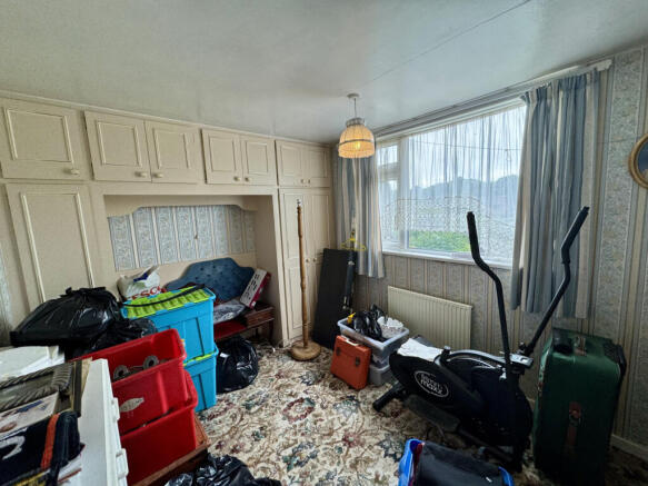 3 bed Semi-Detached for sale Image 8