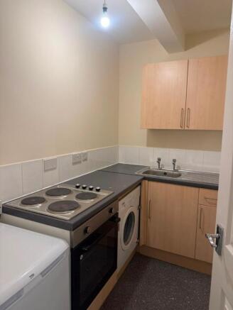 2 bed Flat to rent Image 10