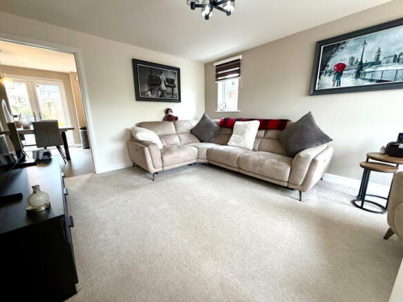 3 bed Semi-Detached for sale Image 5