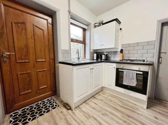 2 bed Terraced for sale Image 6