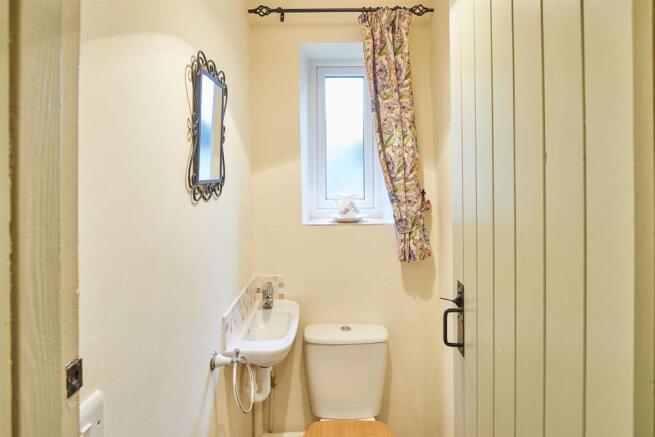 2 bed Cottage for sale Image 12