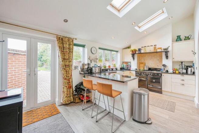 Breakfast Kitchen: