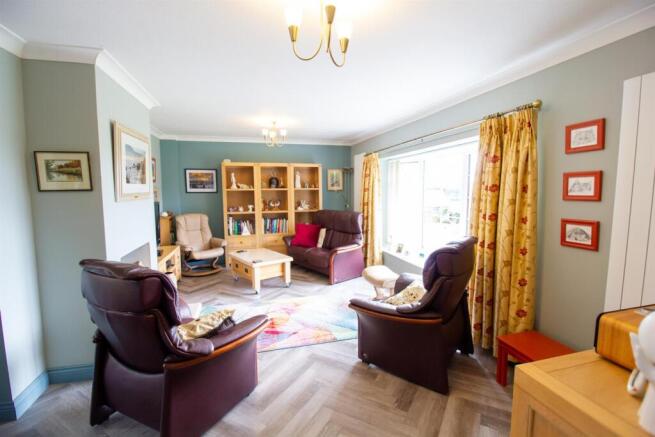 Living Room_6355.jpg
