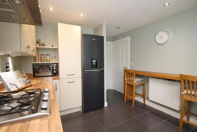 kitchen 2 .JPG