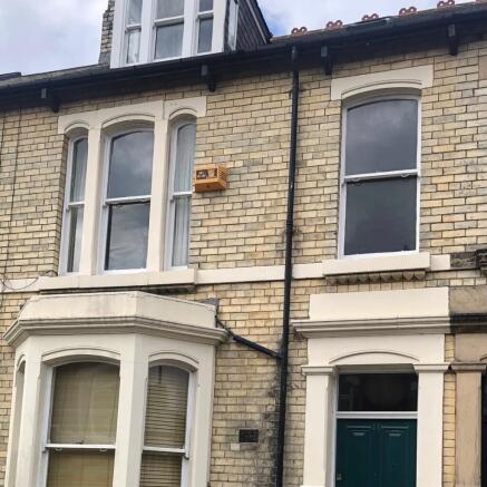 6 bedroom House for rent