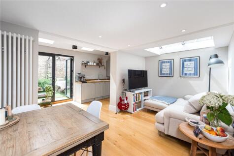 Rowena Crescent, London, SW11