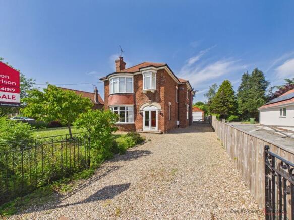 5 Bedroom Detached House - For Sale